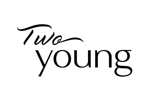 Дизайнер TWO YOUNG